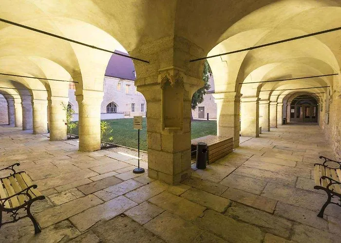 Odalys Les Cordeliers Отель Дижон